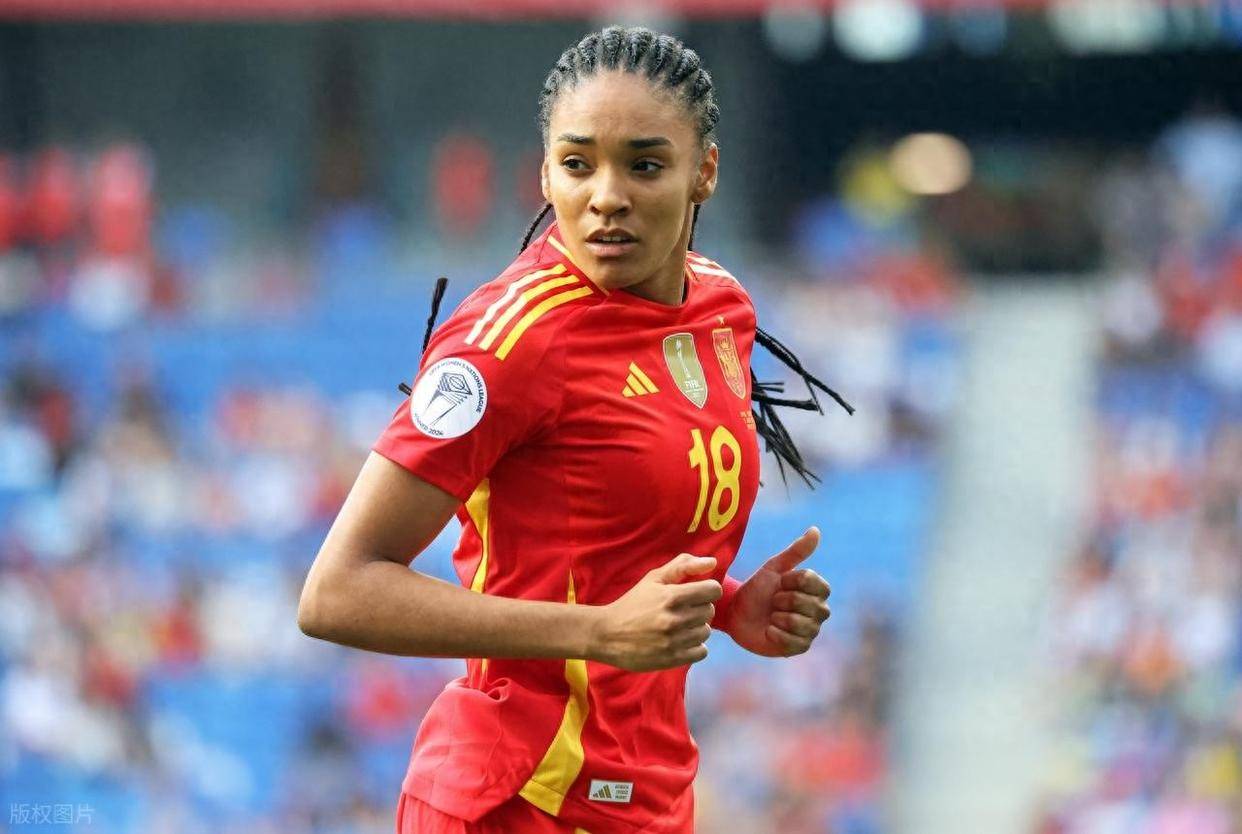 西班牙女足风采十足！引爆热潮