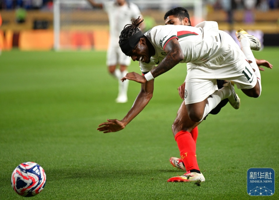 开云体育官方网站-突尼斯队队员在场上表现出聪明的战术