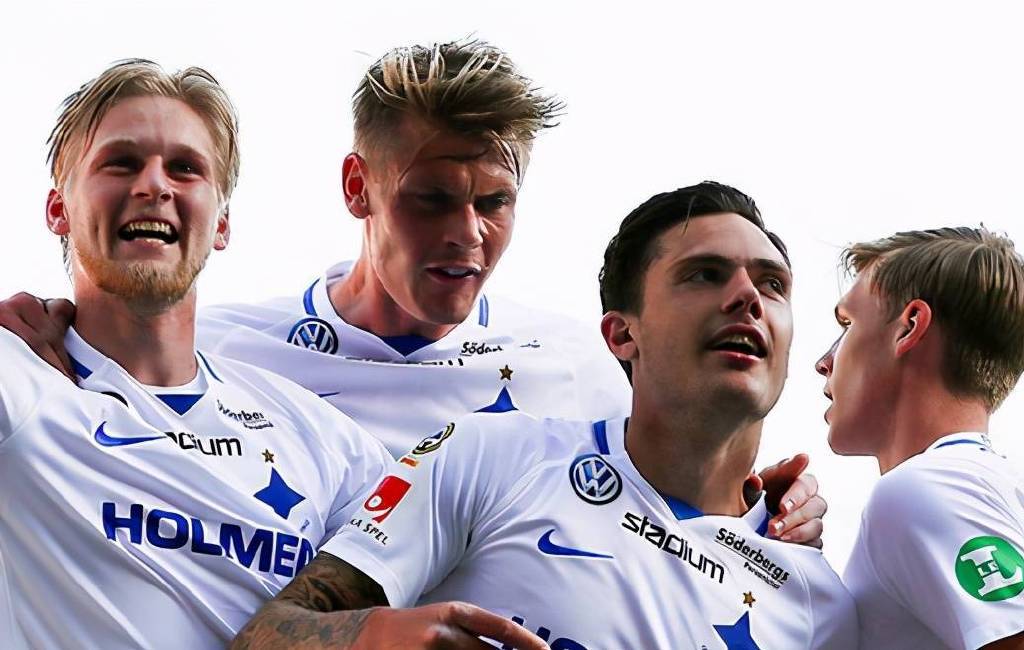 佛罗伦萨主场战平巴勒莫，积分暂列中游