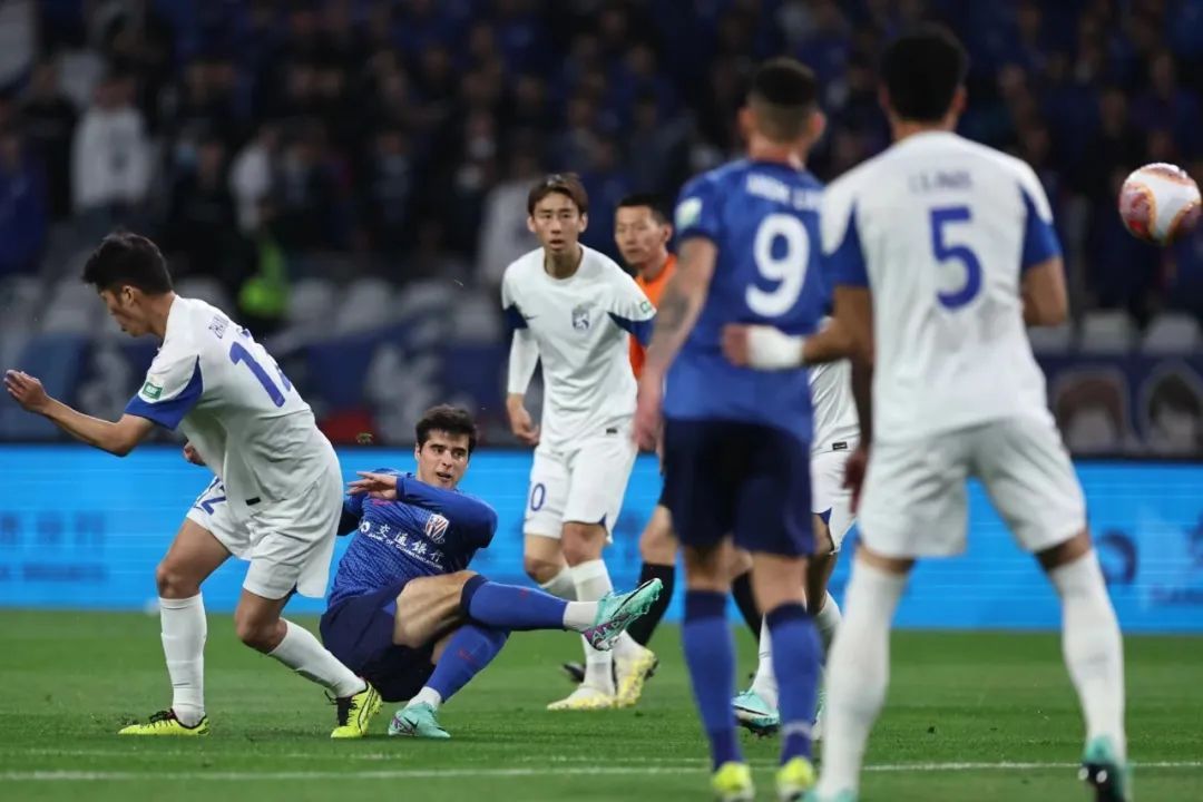 上海申花客场战胜深圳佳兆业，取得宝贵三分的简单介绍