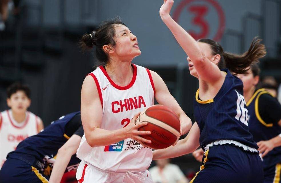 上海女篮全队发威锁定胜局，表现出色的简单介绍