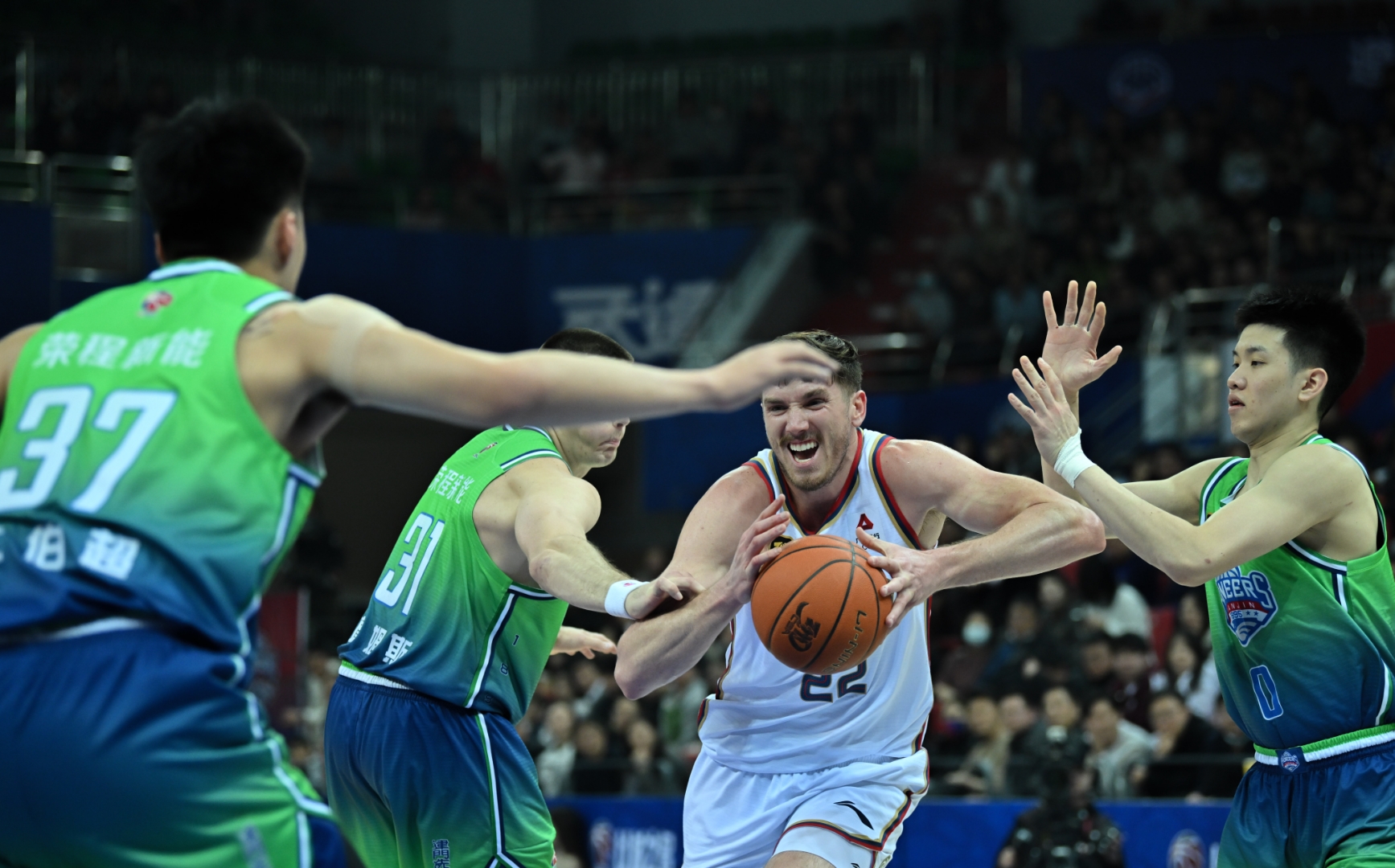 天津男篮大比分胜出，势不可挡的简单介绍