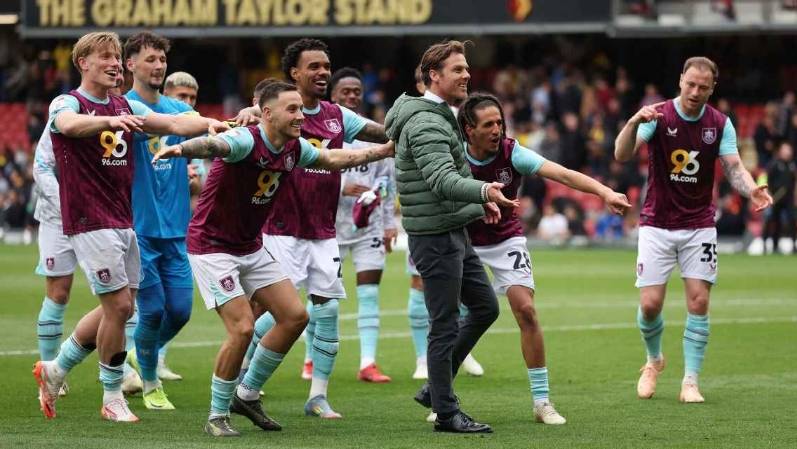 包含利兹联客场告捷，实现三连胜的词条