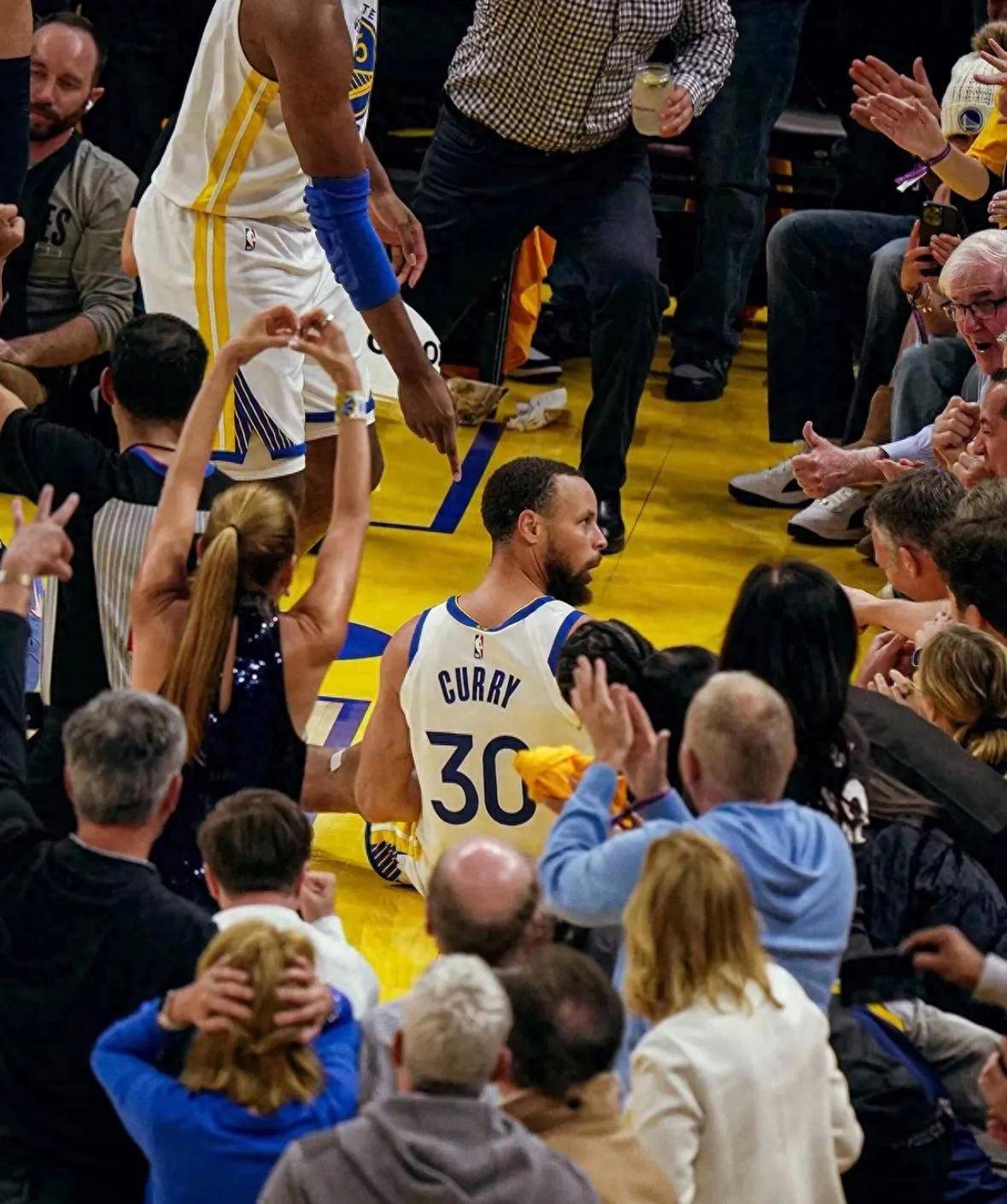 开云体育在线-关于灰熊主场力克黄蜂，神奇逆转将比赛拖入加时赛的信息