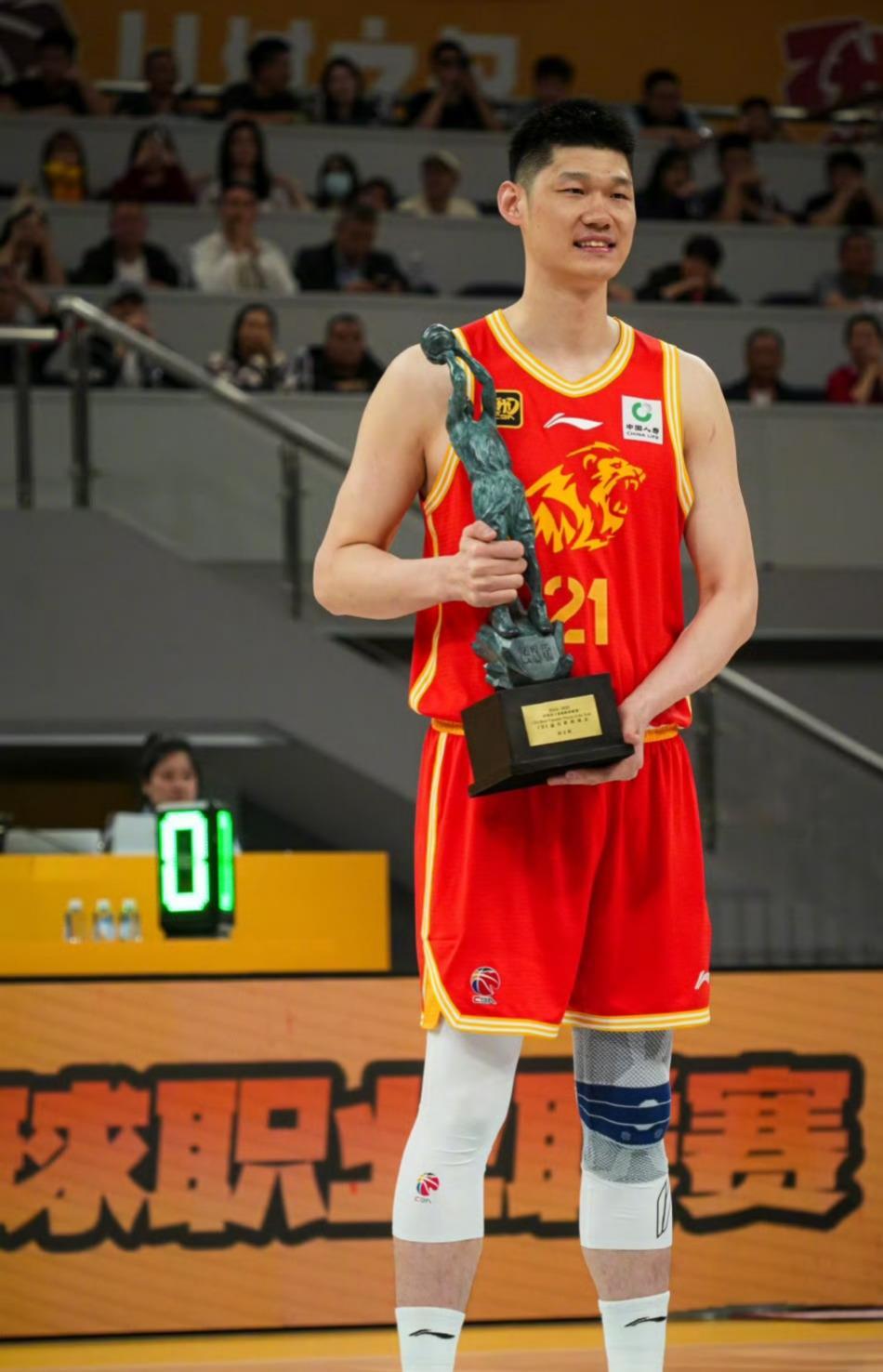 广厦男篮实力获得认可，成为争冠热门