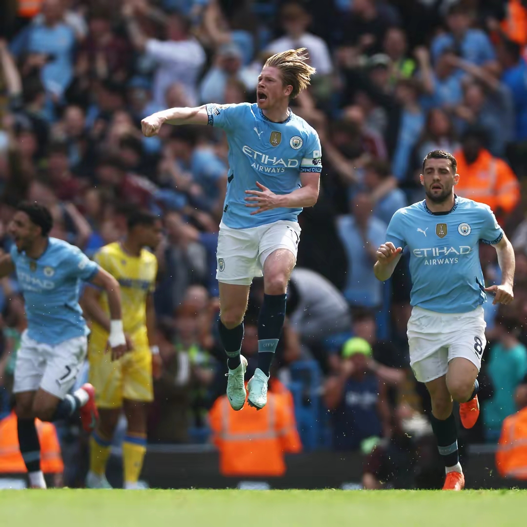 包含曼城客场作战取胜，力争保持不败战绩积分榜居首的词条