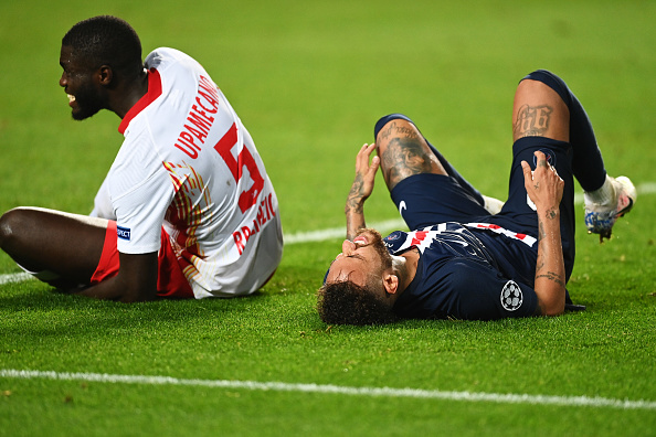 包含切尔西客场惨败莱比锡，痛失三分的词条