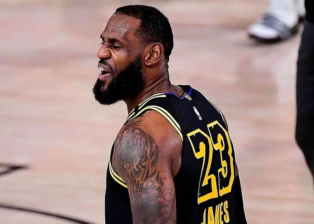 包含火箭惨遭爆冷，失去主场优势遭遇困境的词条