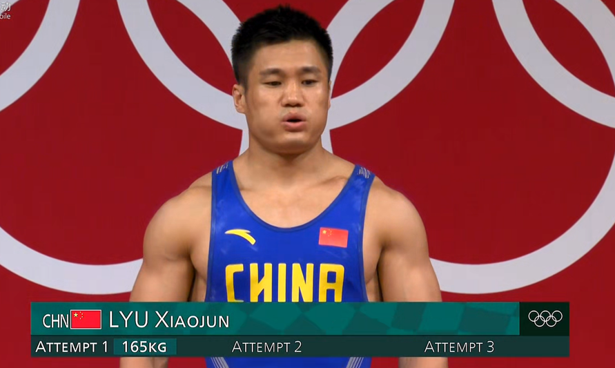 格鲁吉亚选手在摔跤比赛中夺冠，再度斩获金牌