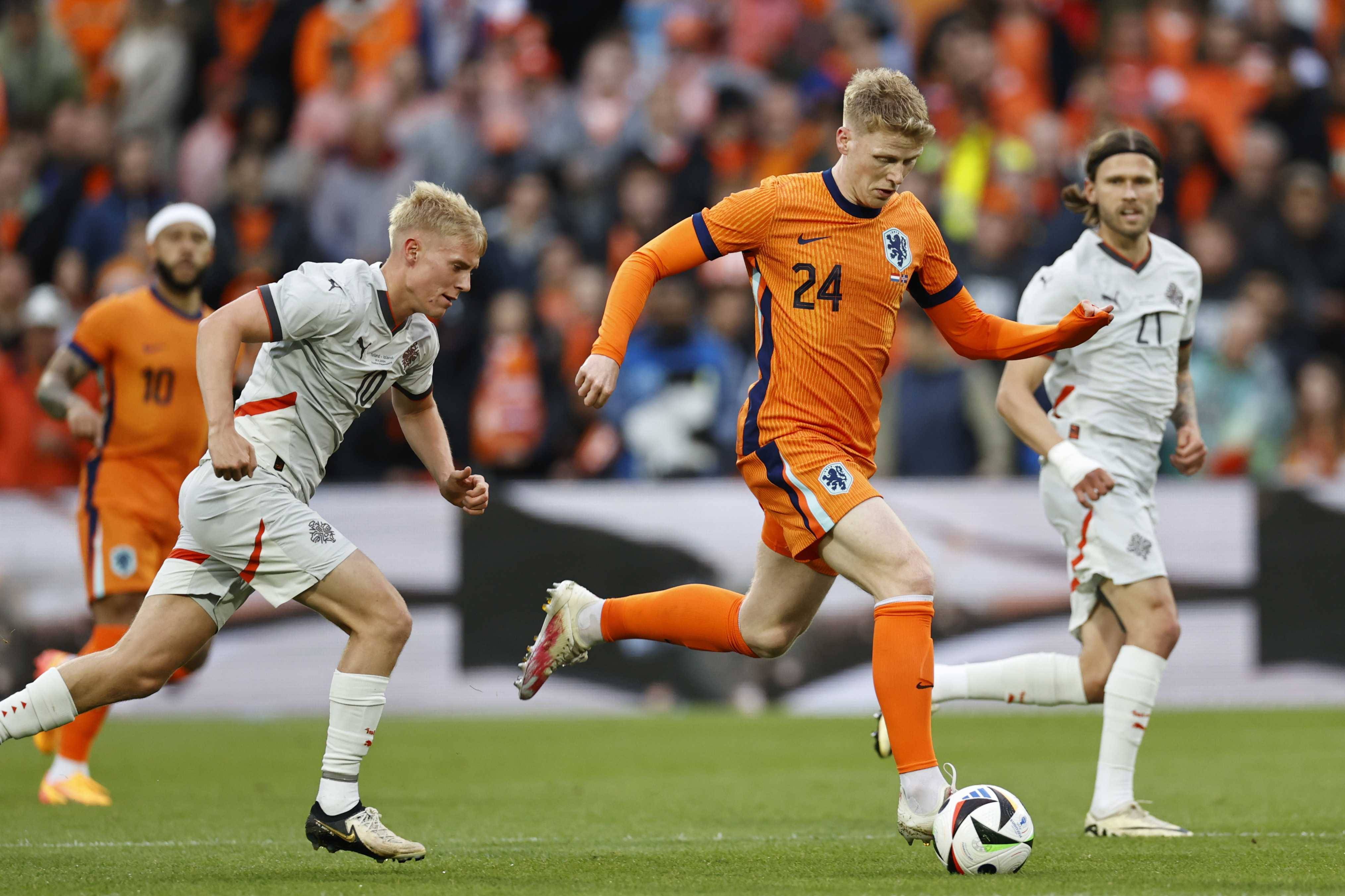 开云体育官网-荷兰实力雄厚，轻松赢球的简单介绍