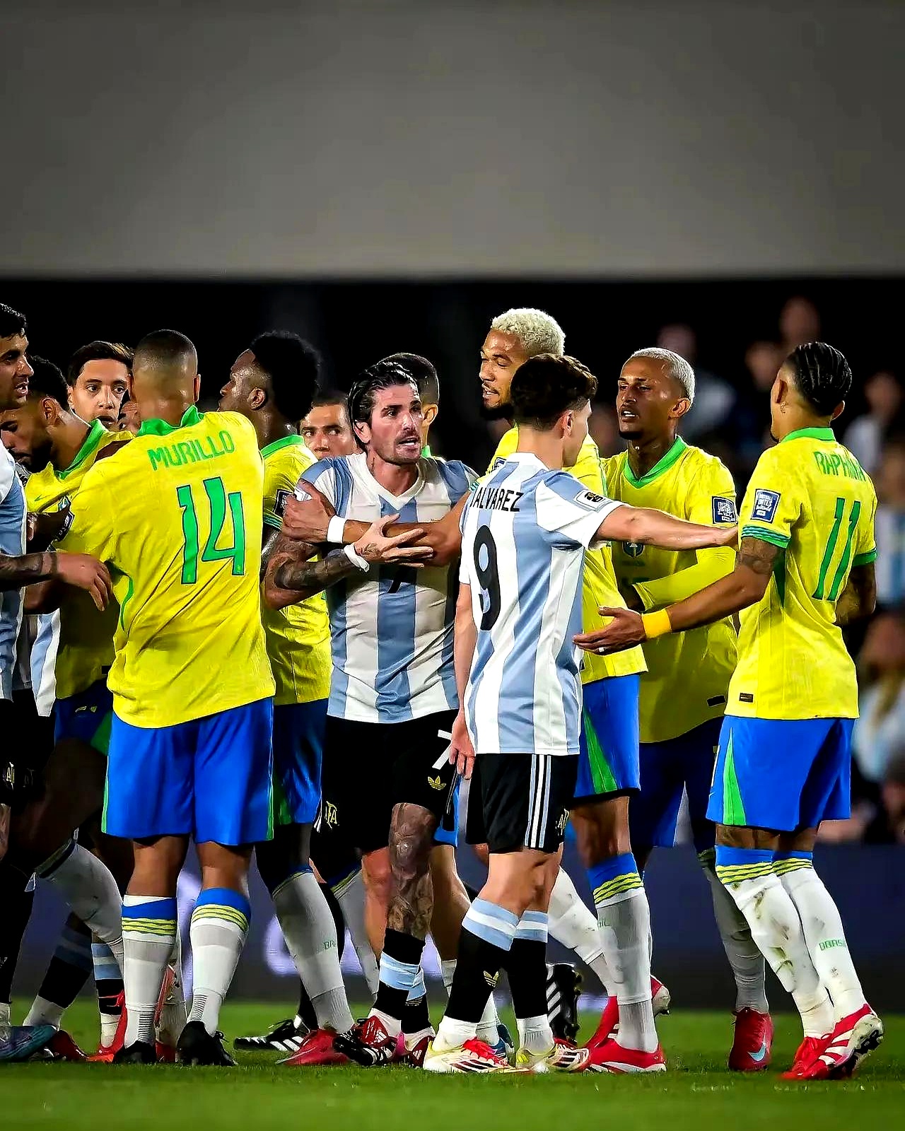 关于巴西举行乒乓球比赛，巴萨表现惊险的信息