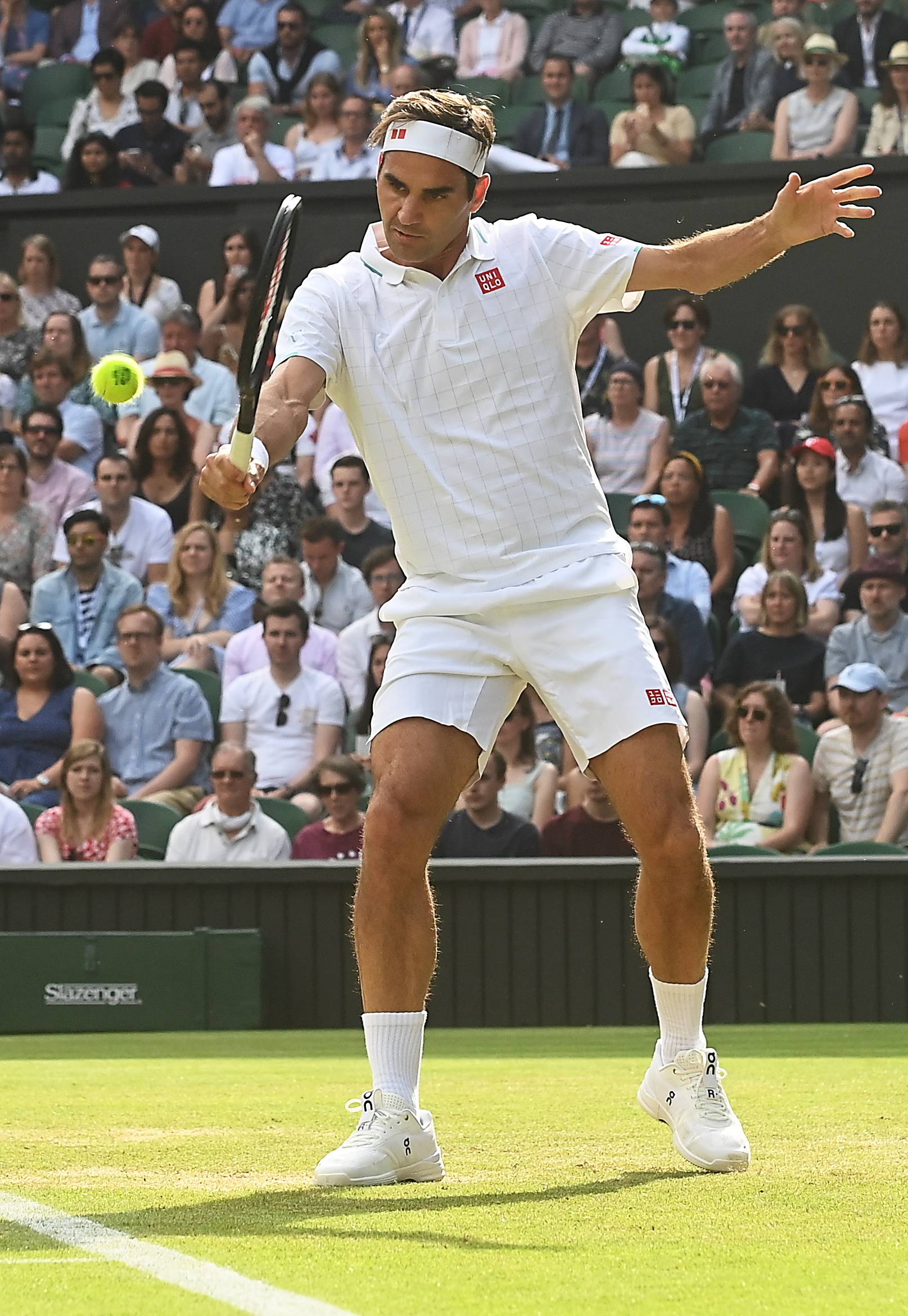 费德勒在洛杉矶的比赛中逆转