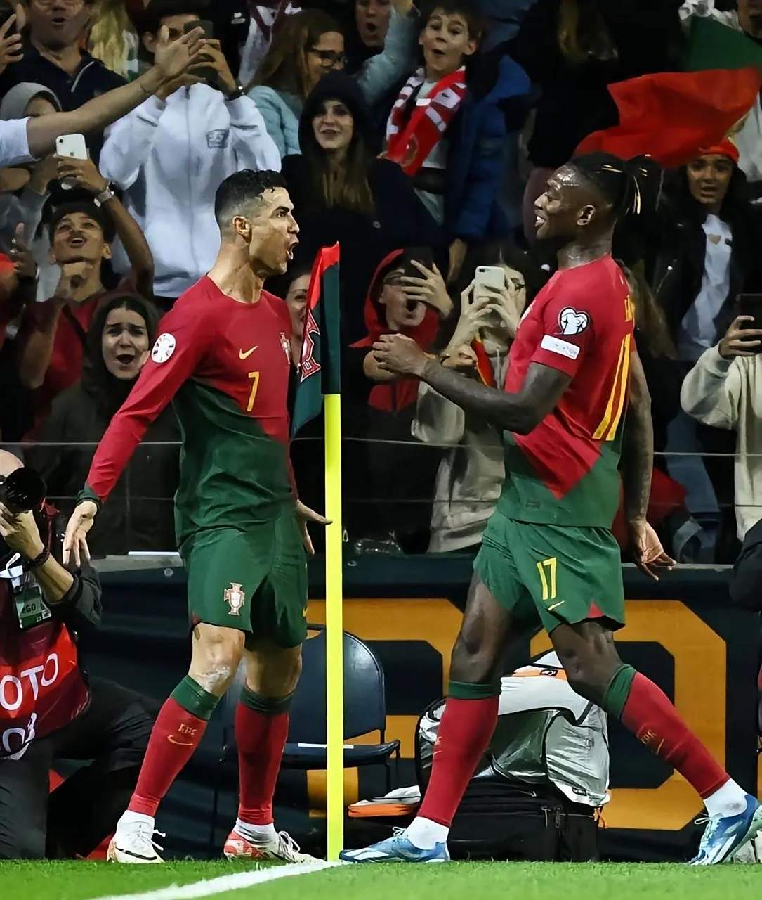 包含葡萄牙力克西班牙，晋级欧预赛四强！的词条