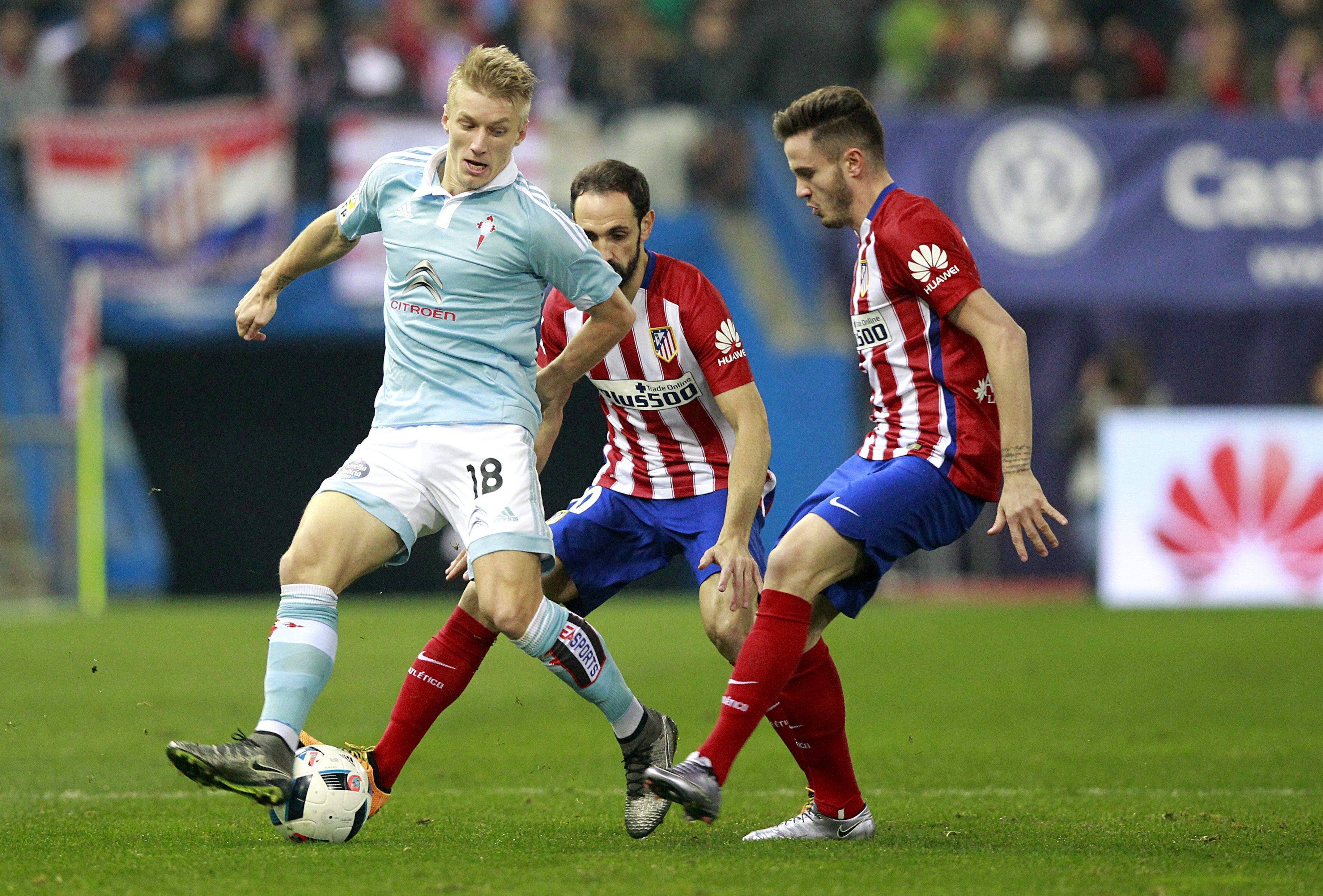 比利亚雷亚尔2-1击败阿贾克斯