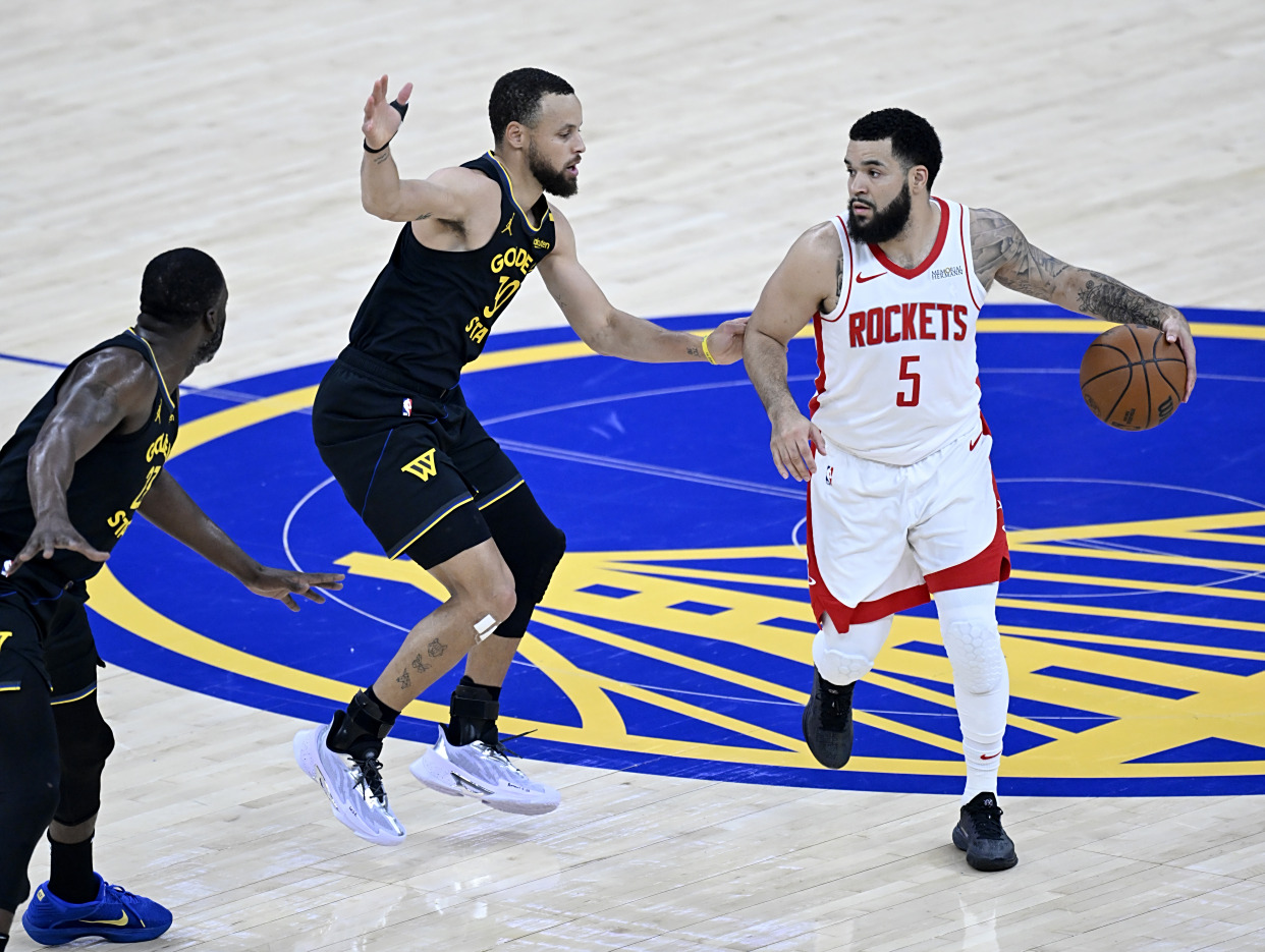 掘金队遭0比3横扫，季后赛希望渺茫