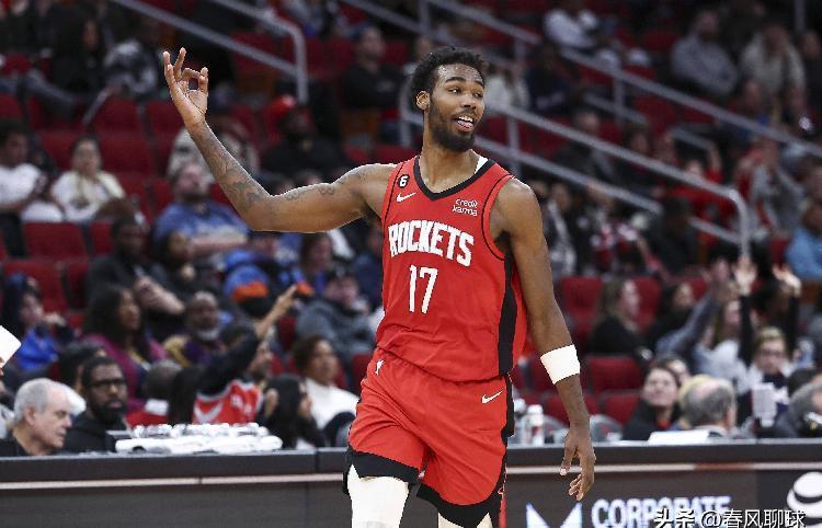 火箭主场大胜开拓者，保持不败纪录