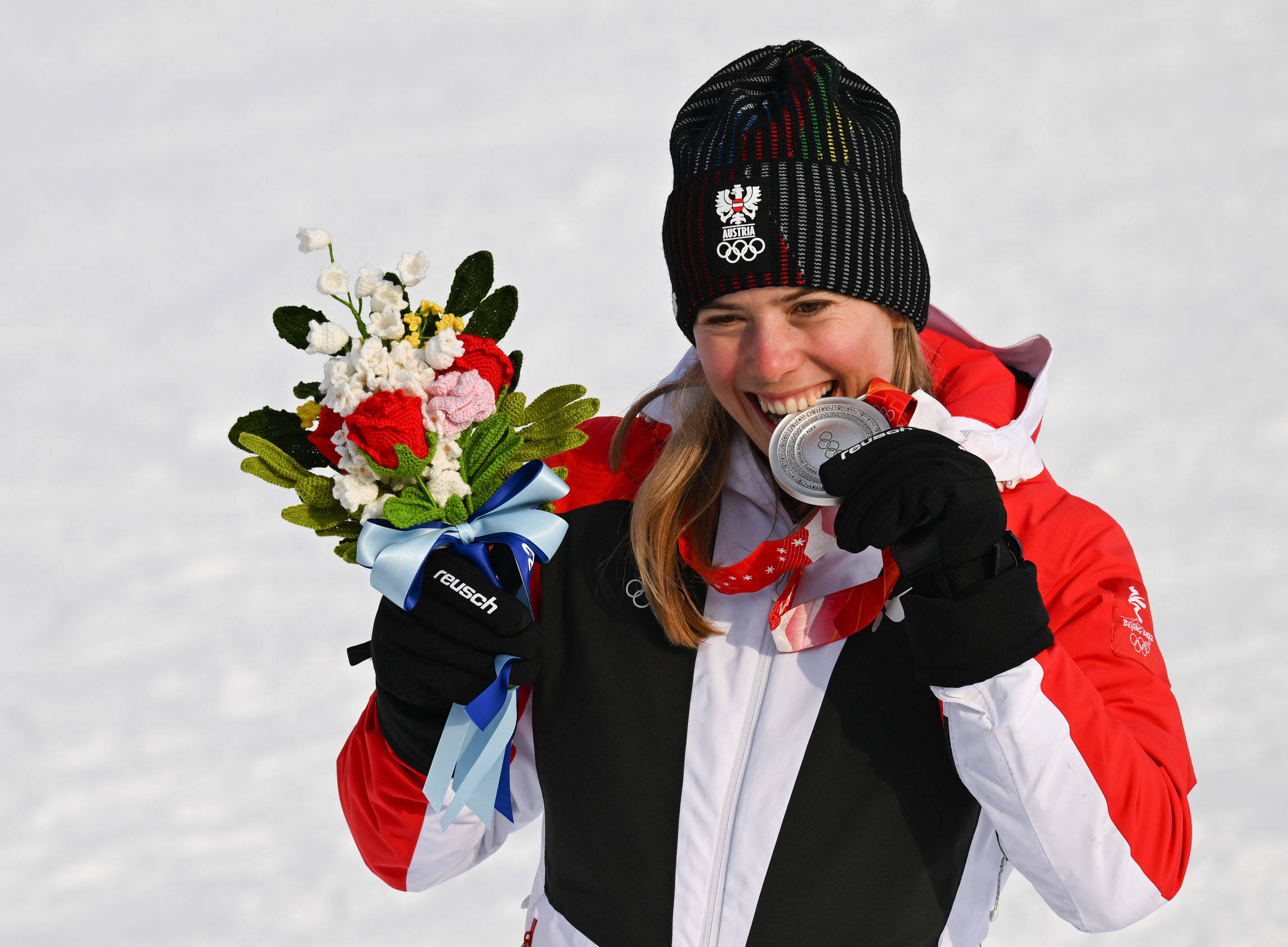 开云体育APP下载-高山滑雪赛场精彩纷呈，德国夺冠成暖心一幕的简单介绍